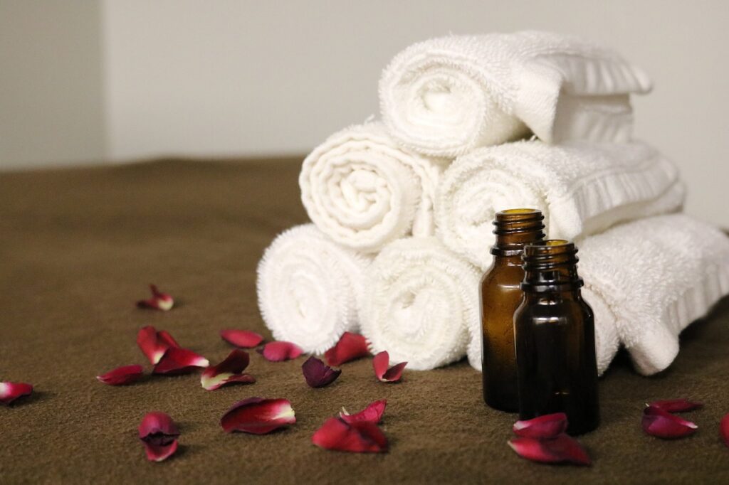 essential oils, spa, wellness-3931430.jpg